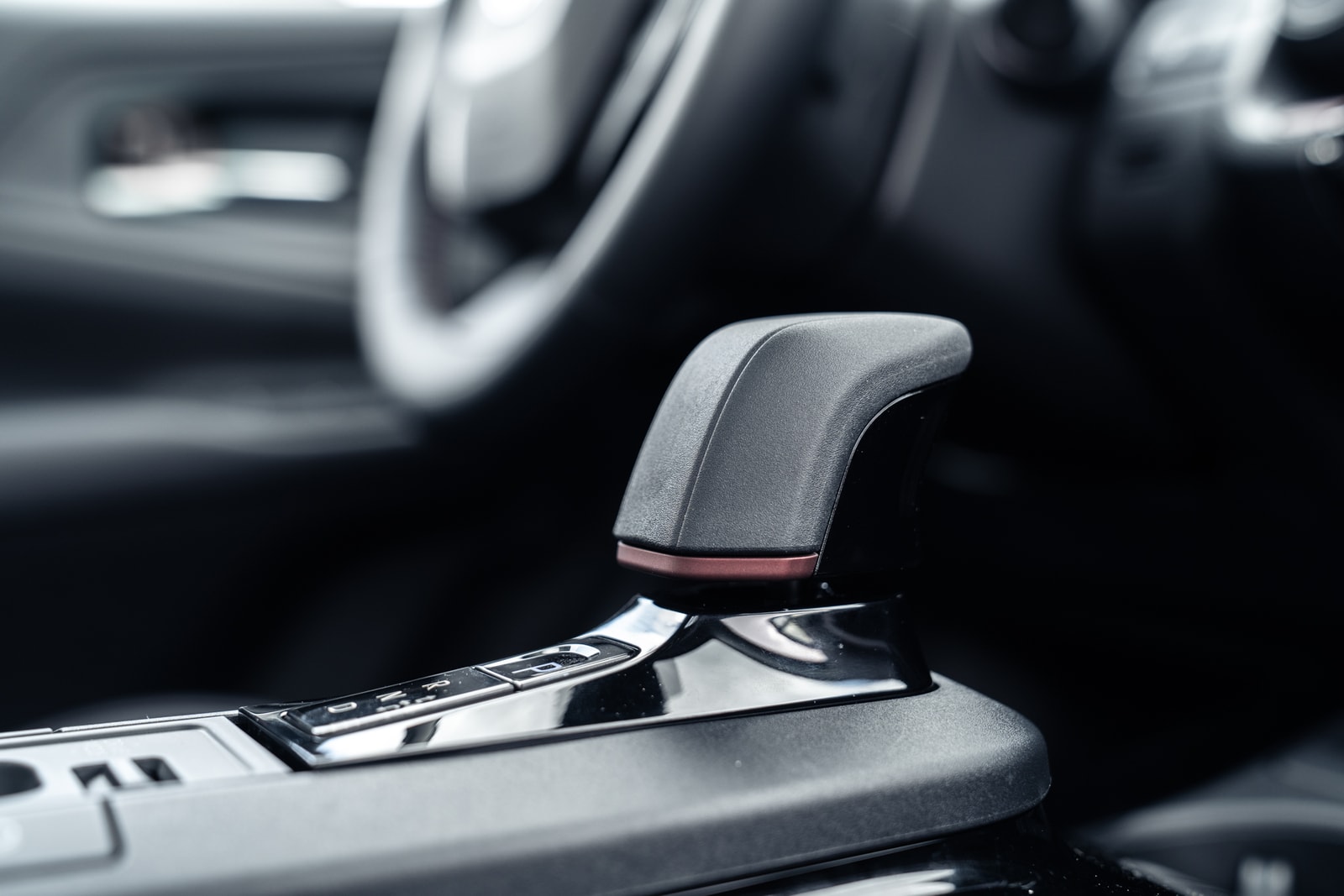 toyota-prius-prime-xse-closer-look-24.jp