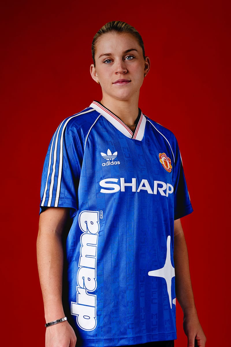 Man united store blue adidas kit