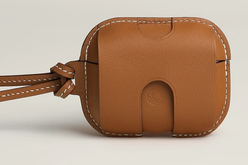 Hermès Drops $930 USD Apple AirPods Pro 2 Case | Hypebeast Hermès Drops $930 USD Apple AirPods Pro 2 Case | Hypebeast