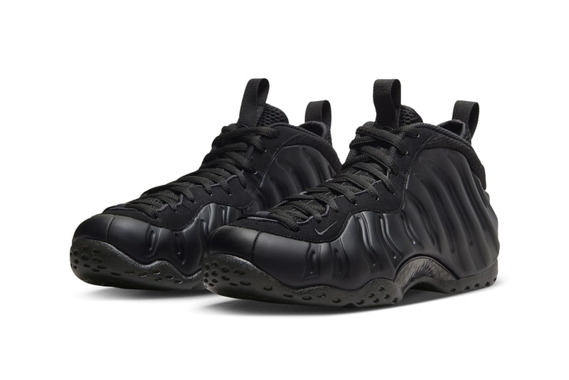 nike foams black