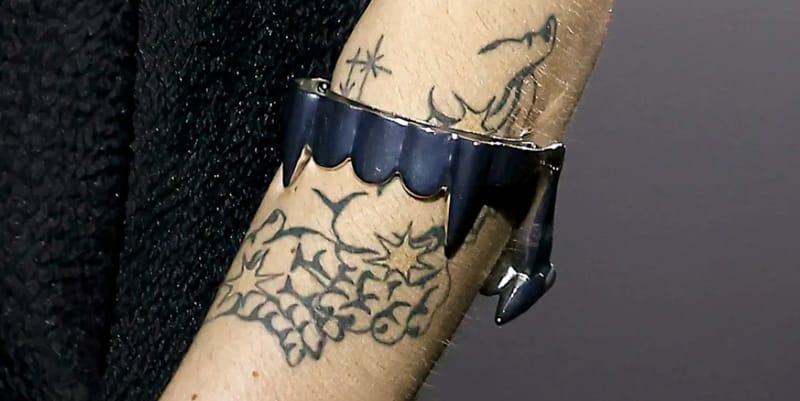 Raf Simons SS23 Runway Vampire Fang Cuff & Necklace | Hypebeast