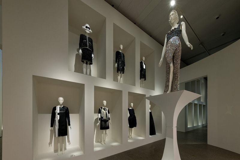 Inside The Costume Insitute's 'Karl Lagerfeld: A Line of Beauty ...