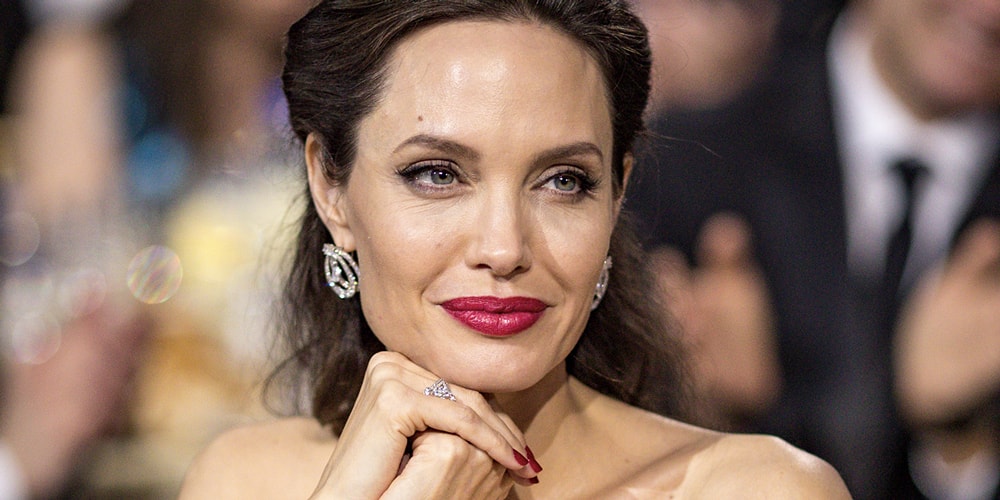 Анджелина Джоли объединилась с Chloé для создания первой коллекции одежды Atelier Jolie