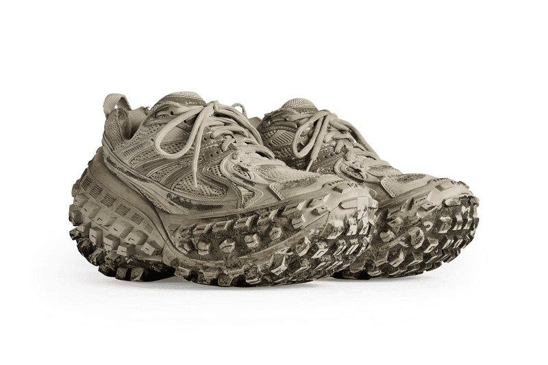 Balenciaga Defender Worn-Out 685613W2RAF9700 Release Info Balenciaga Defender Worn-Out 685613W2RAF9700 Release Info