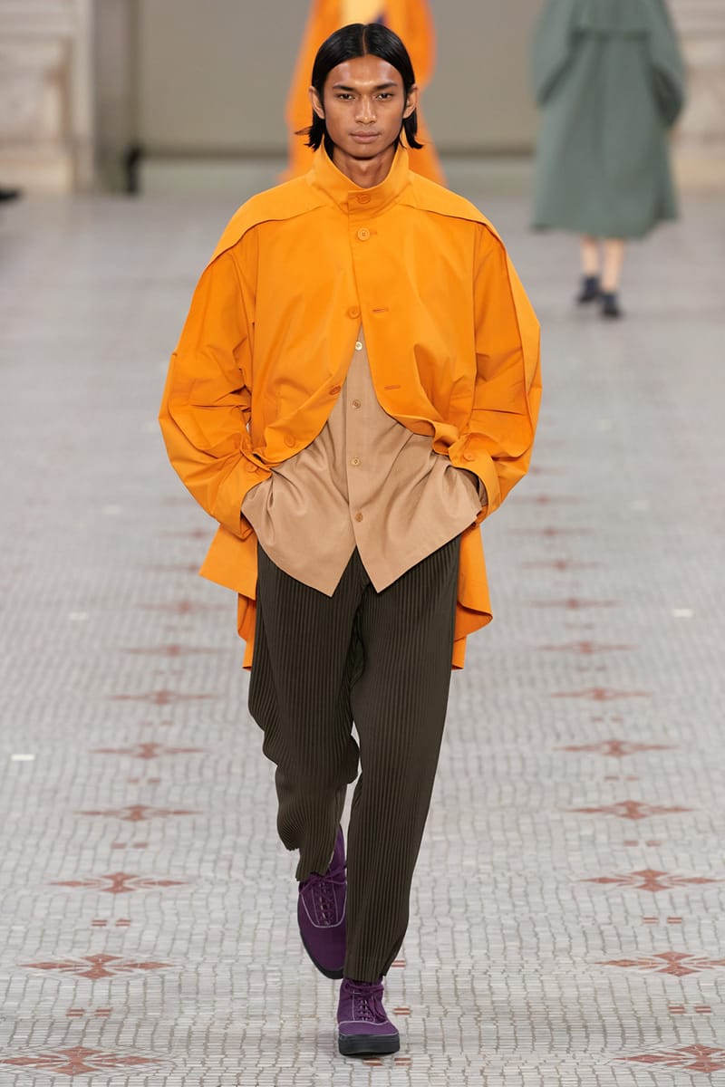 HOMME PLISSÉ ISSEY MIYAKE SS24 Paris Fashion Week | Hypebeast