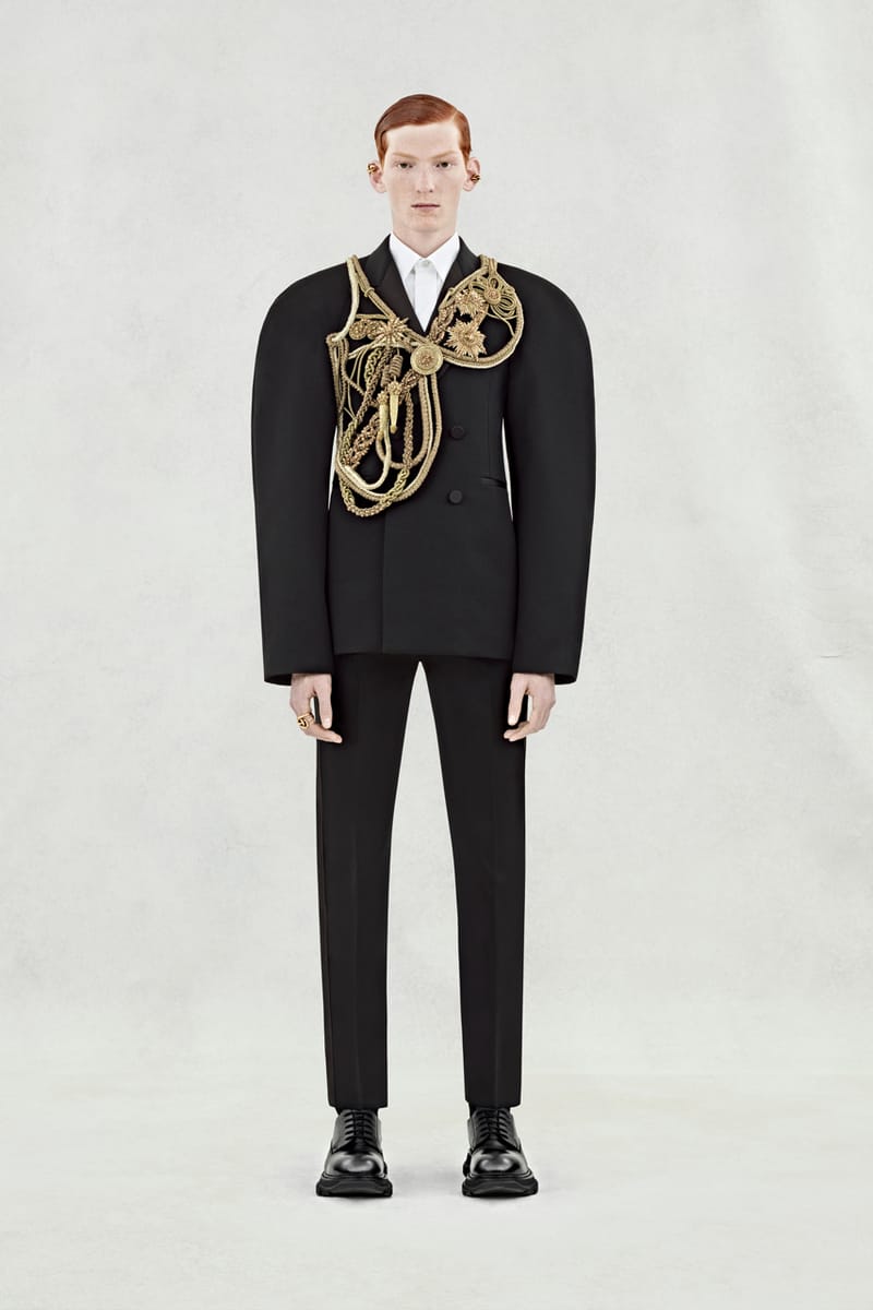 Alexander McQueen Spring/Summer 2024 Menswear | Hypebeast Alexander McQueen Spring/Summer 2024 Menswear | Hypebeast