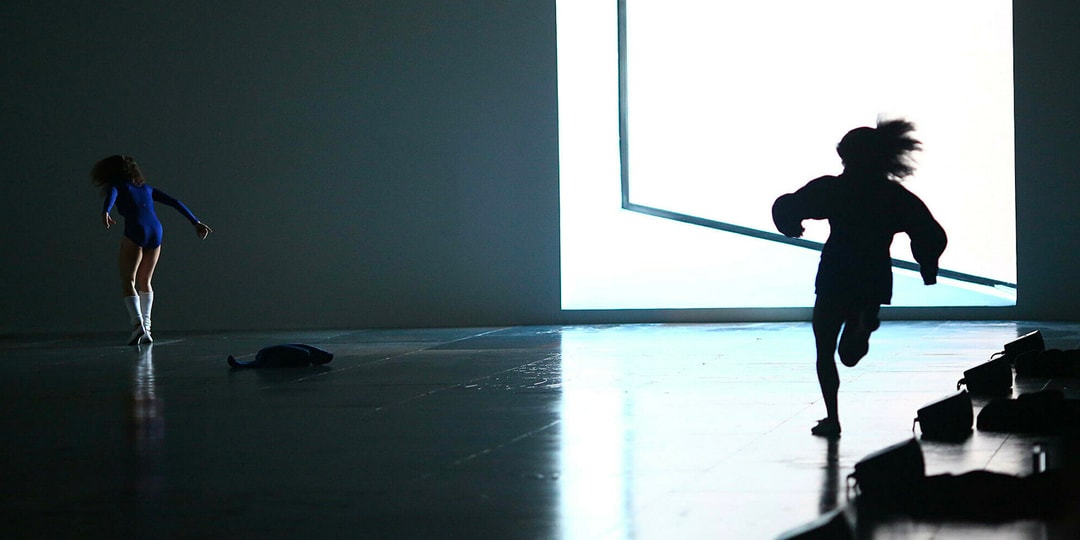 Дэвид Цвирнер объявляет о представлении британской танцовщицы и хореографа Сары Майкельсон