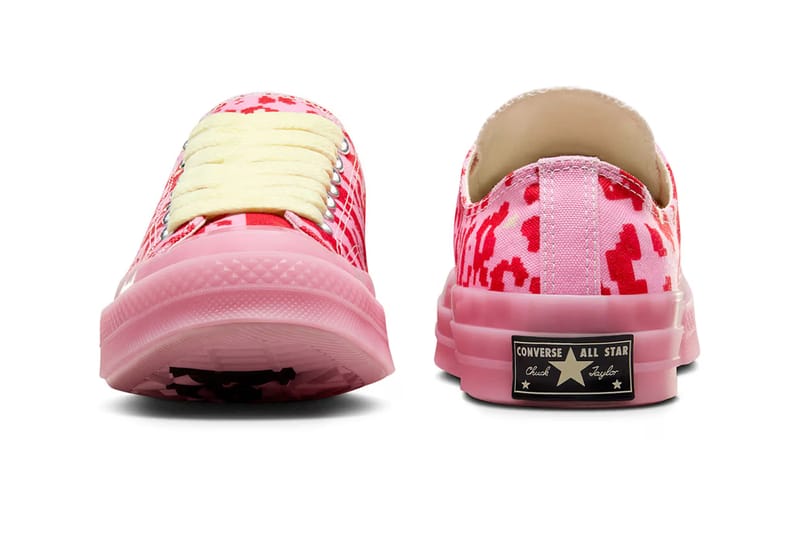 Pink camo converse sale