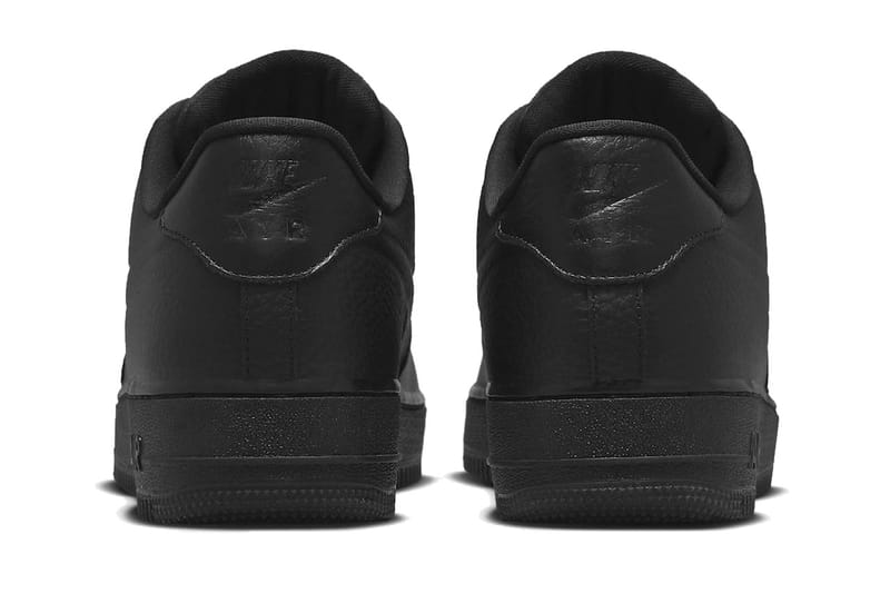 Black air store force one shoes