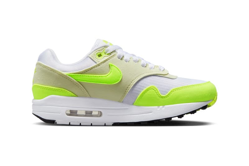 Volt clearance yellow nike