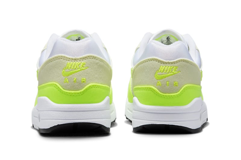 Nike air max 1 clearance raspberry volt