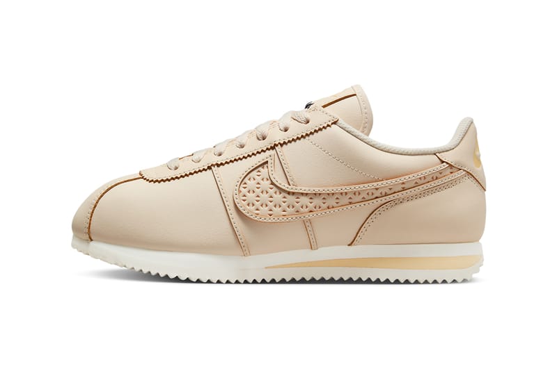 Nike cortez hot sale gold check