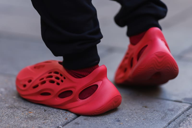 Adidas yeezy shop 400 red