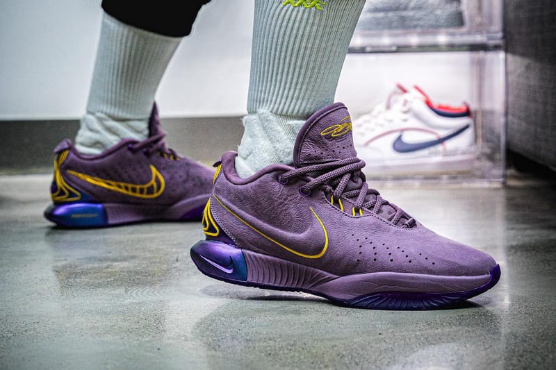 Lebron james shop all purple shoes