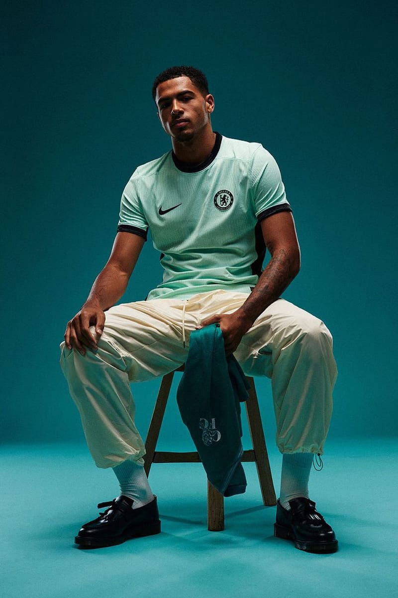 Chelsea store third kit