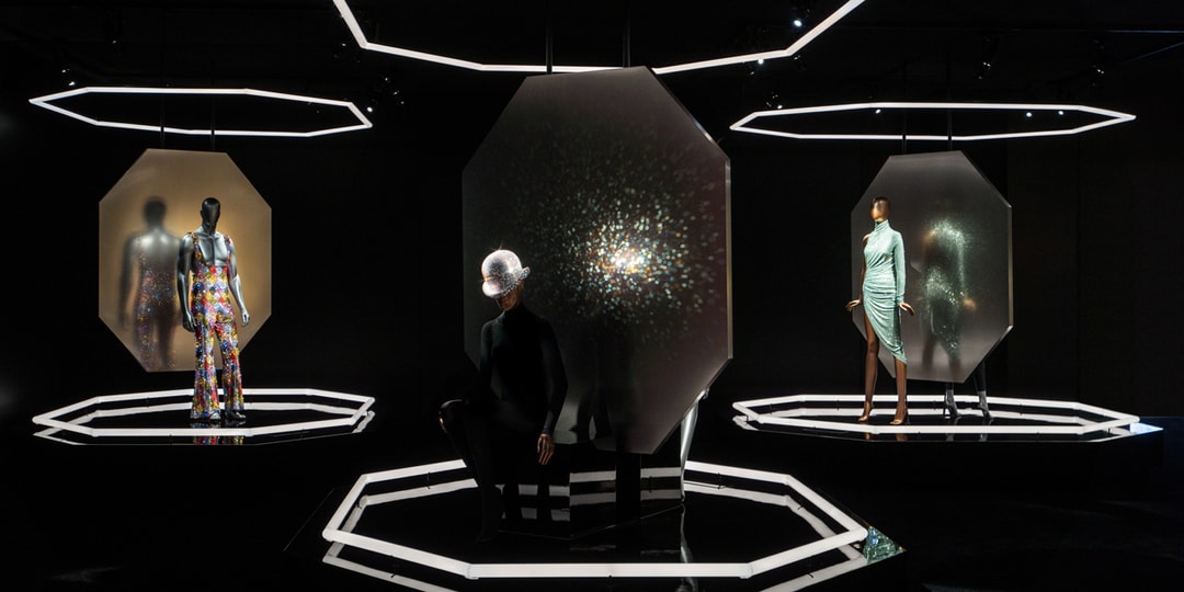 Выставка Swarovski «Masters of Light» посвящена 128-летию украшенной кристаллами высокой моды