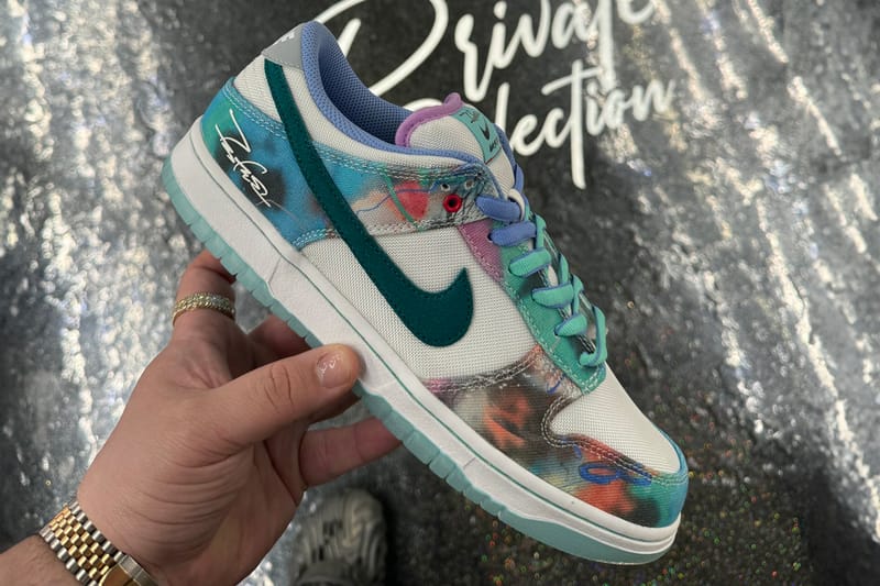 Supreme x Nike SB Dunk Low 