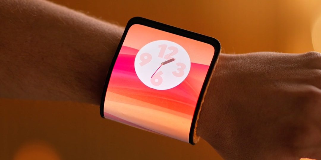 Instrument Slapper Phone Motorola Shows Off Adaptive Smartphone Slap Bracelet | Hypebeast