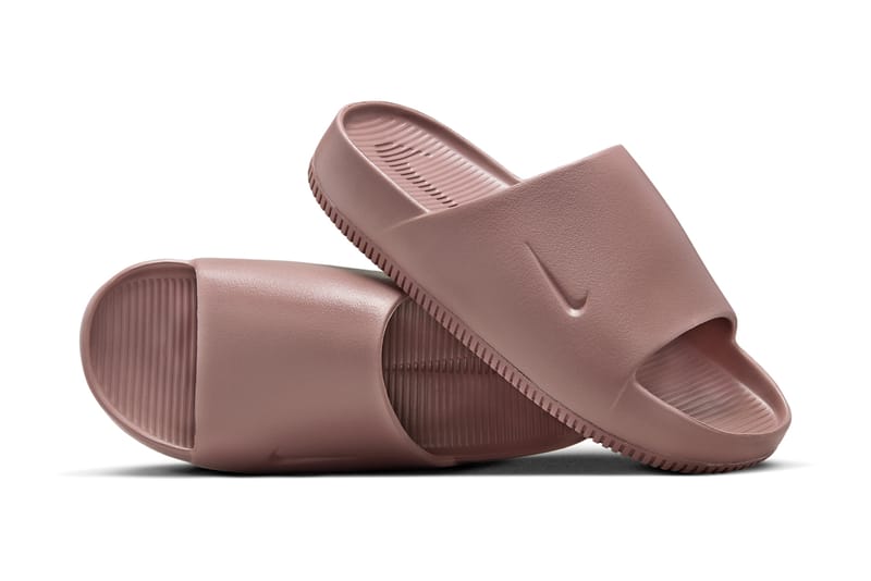 Nike slides outlet with pouch