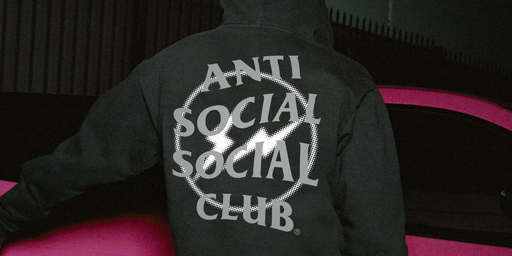 Взгляните на фрагмент дизайна из коллекции Anti Social Social Club осень 2023.