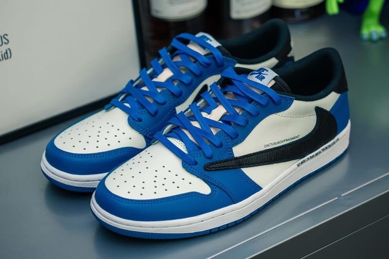 Air jordan travis hot sale scott blue