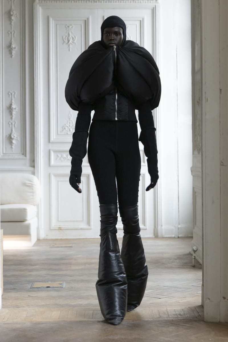 ◆25SS◆RUNWAY◆【RICK OWENS】クレープジャージ*フーディ Rick Owens Spring 2006 Ready-to-Wear Collection | Vogue