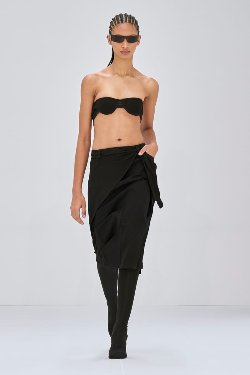 ジャケット Courreges FW24 (424CBL218NY 00201983) Courrèges Vinyl jacket with buckle strap cuffs | The Fashion
