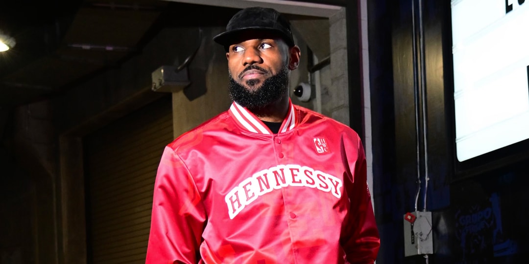 Леброн Джеймс стал первым, кто одел коллаборацию Hennessy x Mitchell & Ness