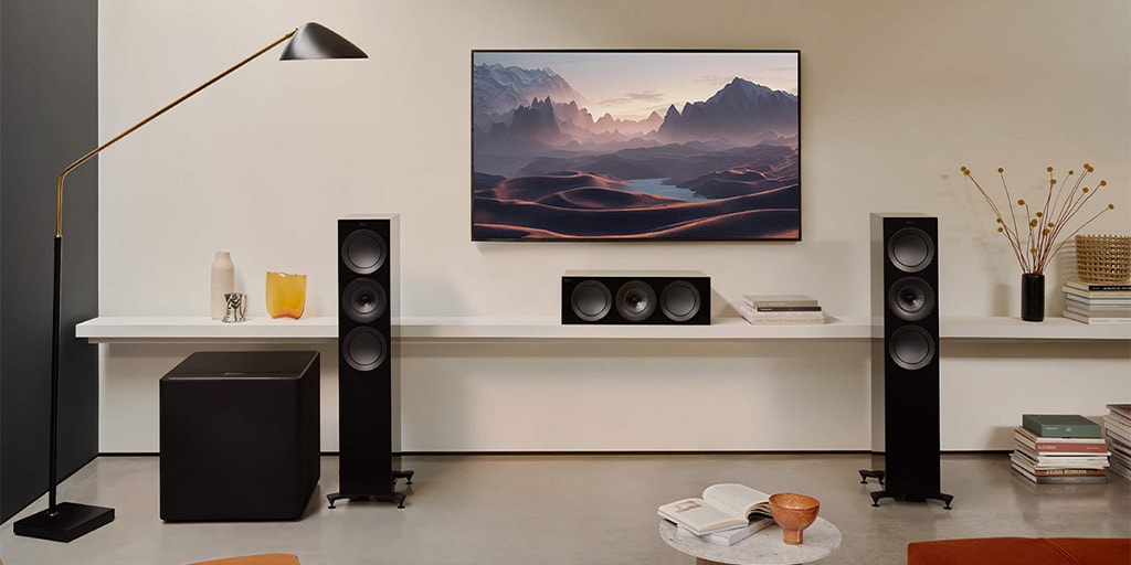 KEF выпускает два новых сабвуфера — KC92 и Kube