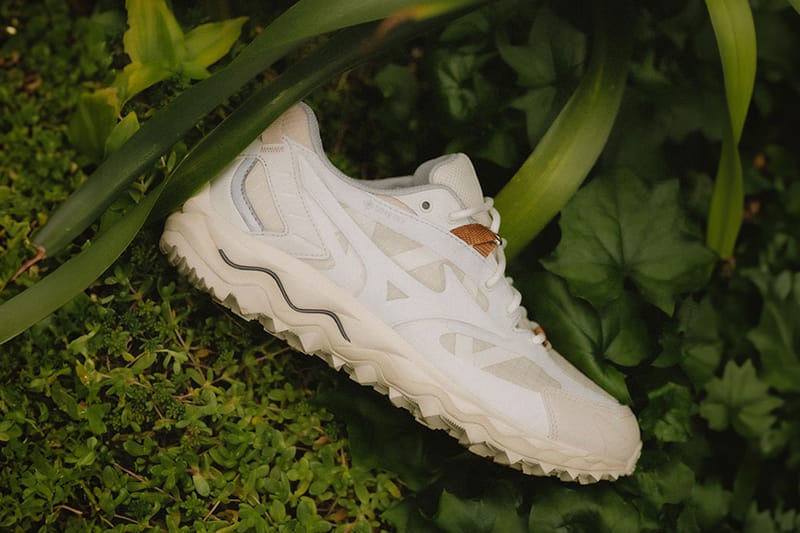 Mizuno wave store mujin white