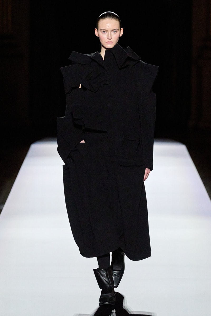 Yohji Yamamoto Reveals FW24 Collection PFW | Hypebeast