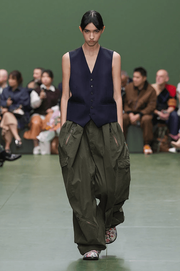 LOEWE Fall/Winter 2024 at Paris Fashion Week | Hypebeast LOEWE Fall/Winter 2024 at Paris Fashion Week | Hypebeast