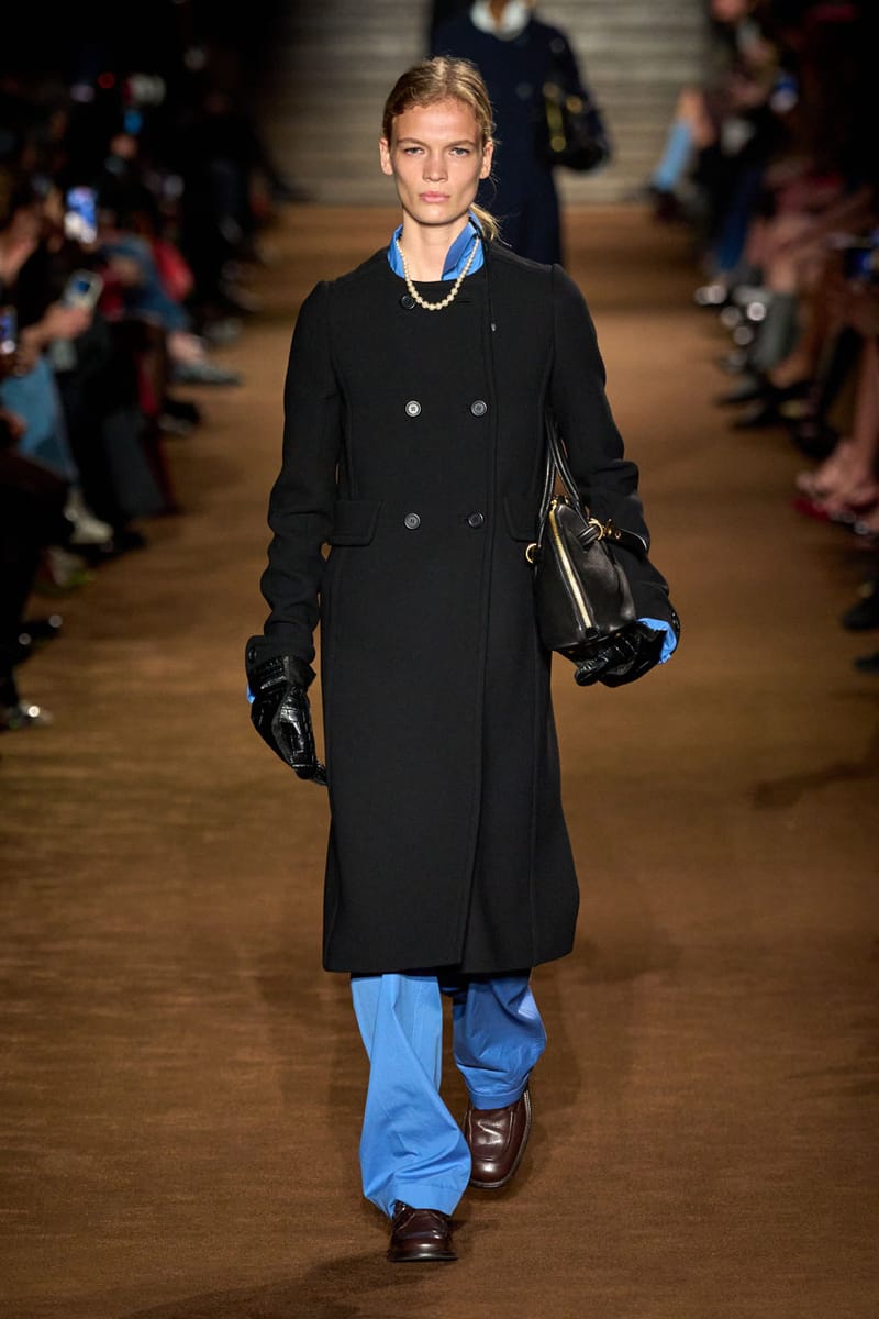 MIU MIU 24AWランウェイピース チャコールグレー ウール スラックス Miu Miu FW24 Takes Us Back to Our Childhood Wardrobe | Hypebeast