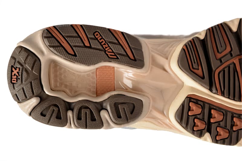 Mizuno Wave Rider 10 OG Shifting Sand Snow Fisherman | Hypebeast