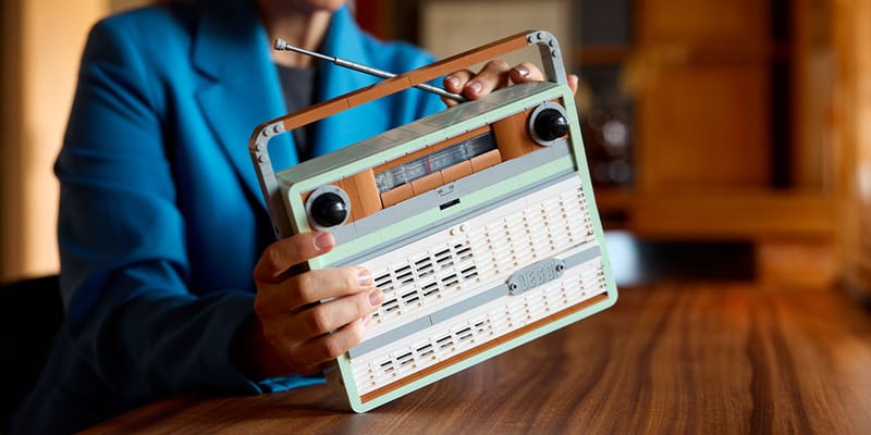 lego-icons-retro-radio-set-