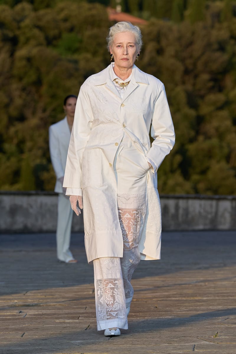 パンツ MARINE SERRE SS25 (UPA056A UWOV0007WH10) Marine Serre SS25 Runway Show Pitti Uomo 106 | Hypebeast