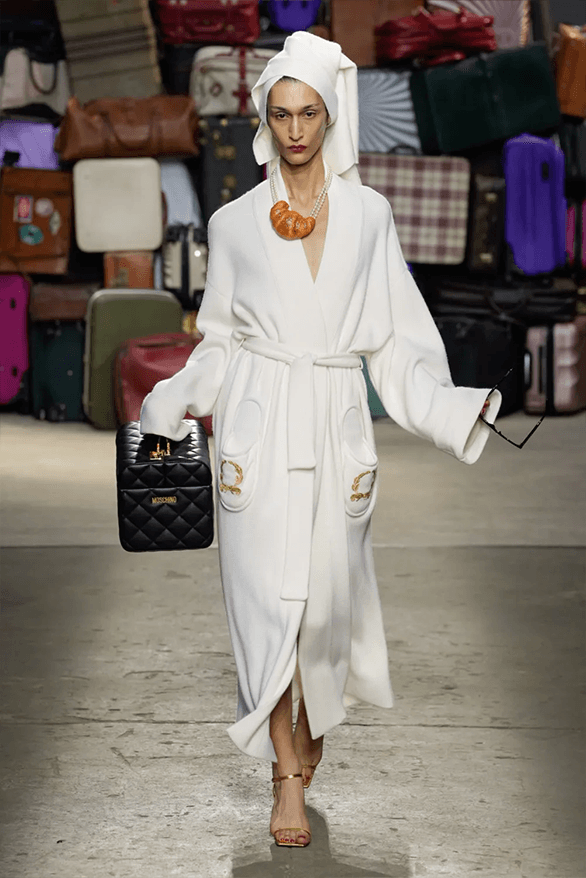 Moschino Spring/Summer 2025 at Milan Fashion Week | Hypebeast Moschino Spring/Summer 2025 at Milan Fashion Week | Hypebeast