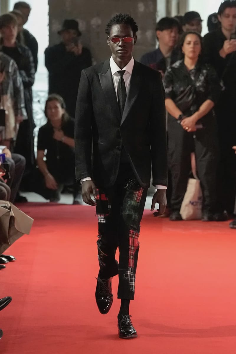 ネクタイ Junya Watanabe SS25 MEN PAPILLON (WO K402 1) Junya Watanabe Man SS25 menswear #25 - Tagwalk: The Fashion