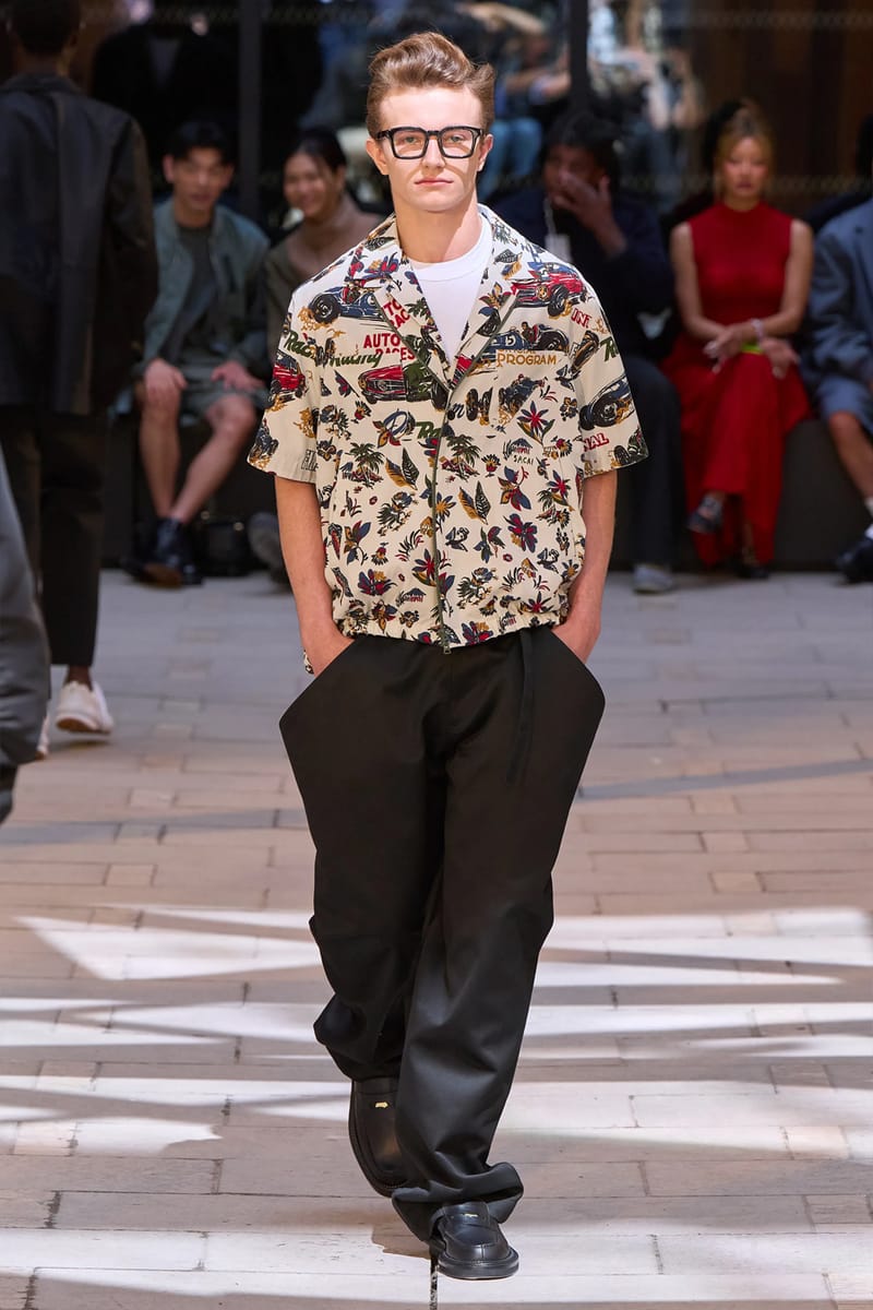 ⭐︎meme⭐︎NikeLab x sacai デストロイヤー ジャケットS Sacai SS25 Nike WTAPS Levi's Paris Fashion Week Show | Hypebeast