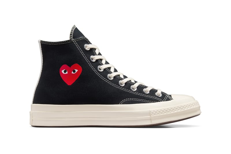 Shops white converse with hearts