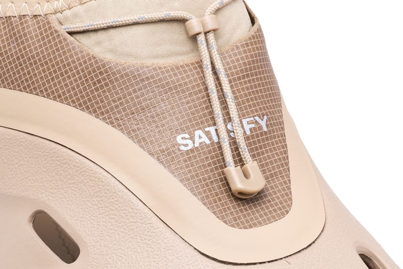 【関税込み】Crocs ベージュ Quick Trail Low スニーカー Buy Crocs Quick Trail Low in beige | 209350-2Y2 at solebox