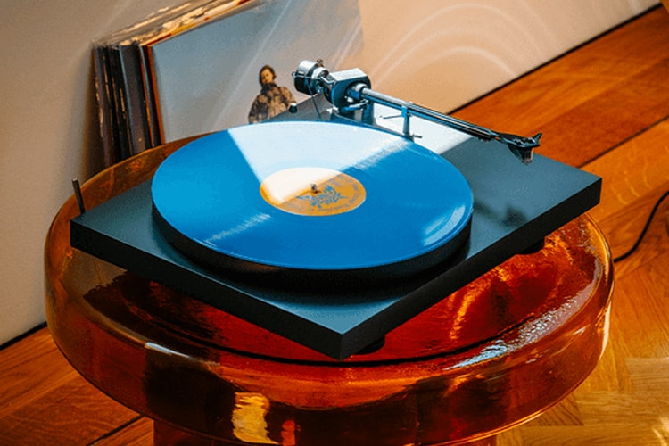 Turntable Moma Turntable Background Santa Delivered A Fresh New Music Hall Classic