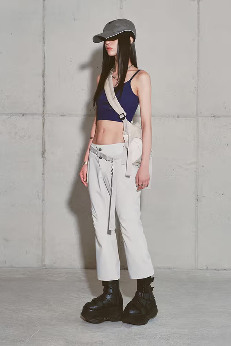 MSCHFパーカー ミスチーフthreetimes FCMM coyseio MSCHF（ミスチーフ）の「MISCHIEF/ミスチーフ/CROPPED SIDE ZIP