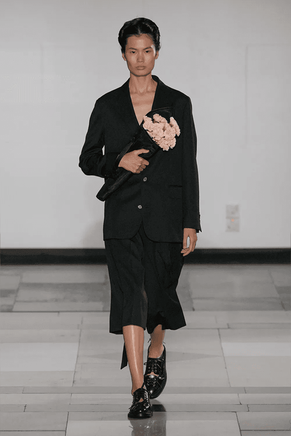 Simone Rocha Ss25 Simone Rocha Spring/Summer 2025 at London Fashion Week | Hypebeast