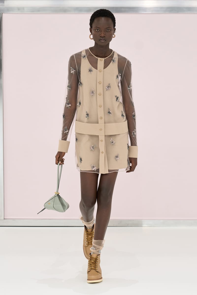 ピアス FENDI SS25 (8AK990 B08F0CFK) Fendi SS25 Celebrates 100 Years in Business | Hypebeast