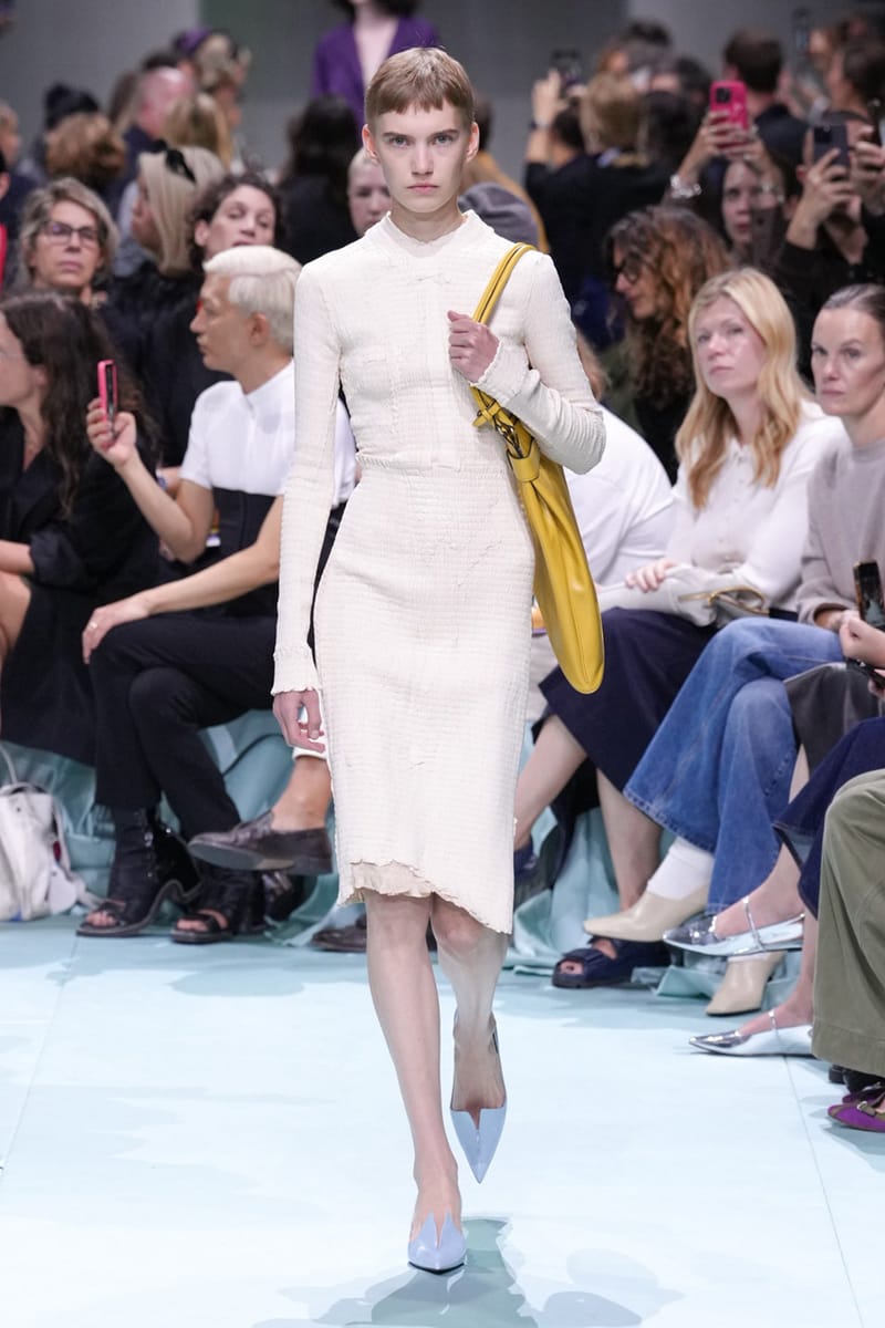 【 新品 】PRADA CATWALK Prada Catwalk - Susannah Frankel - bookbot.com