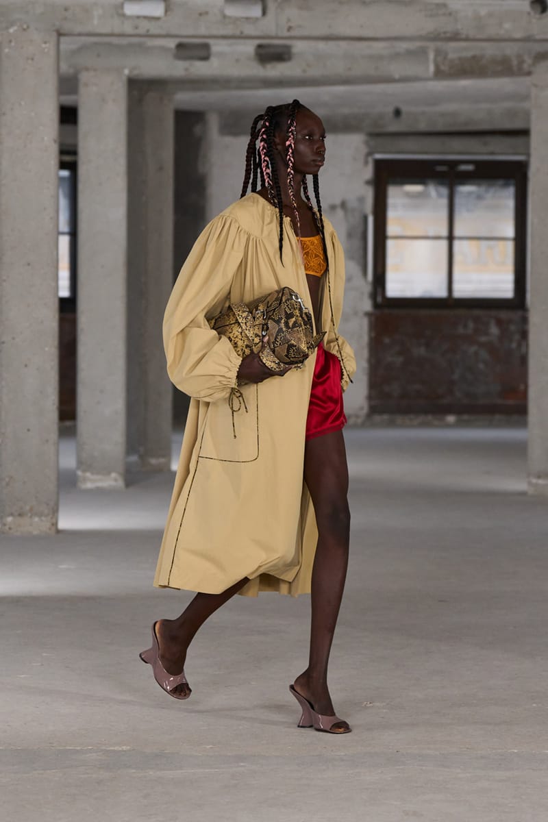 トップス Dries Van Noten Second skin Show SS 25 Women | Dries Van Noten