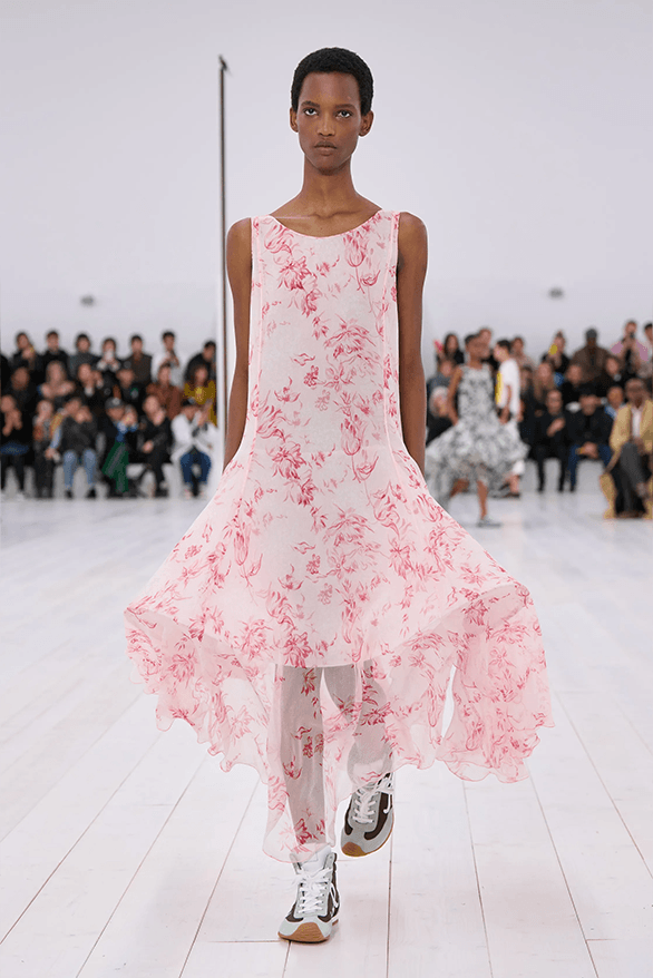 LOEWE Spring/Summer 2025 at Paris Fashion Week | Hypebeast