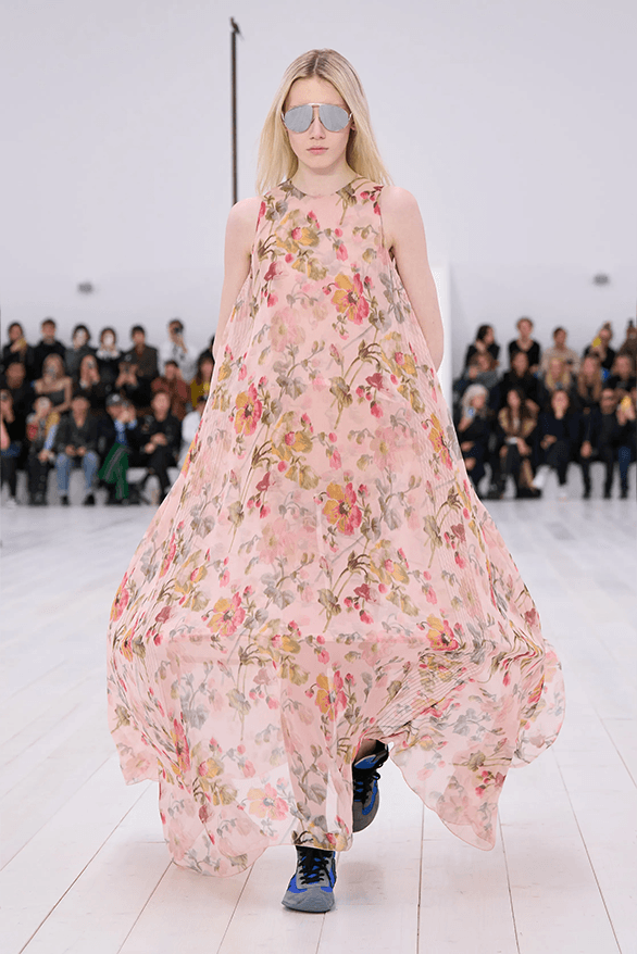 LOEWE Spring/Summer 2025 at Paris Fashion Week | Hypebeast