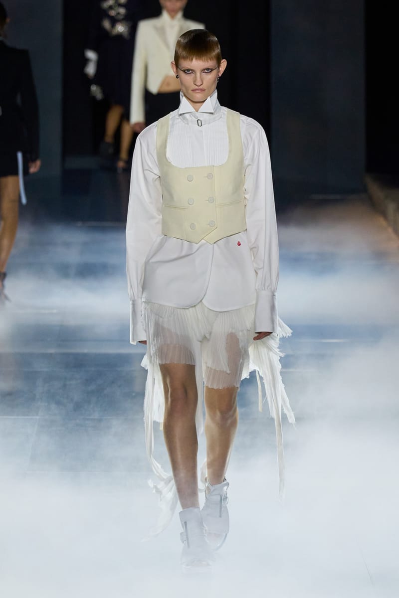 Tシャツ・カットソー alexander mcqueen SS25 Shirts (814400 QBAAF9016) McQueen SS25 Turns the Irish Banshee Into Crystal | Hypebeast